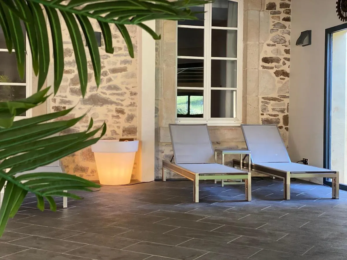 Le 1837 Aparthotel Saint-Affrique 4*,