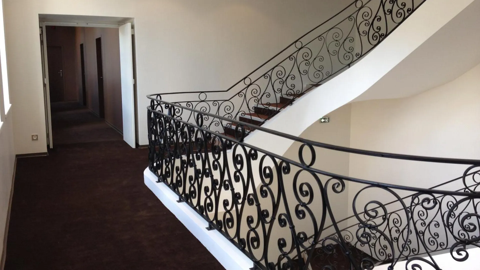 Le 1837 Aparthotel Saint-Affrique 4*,  France