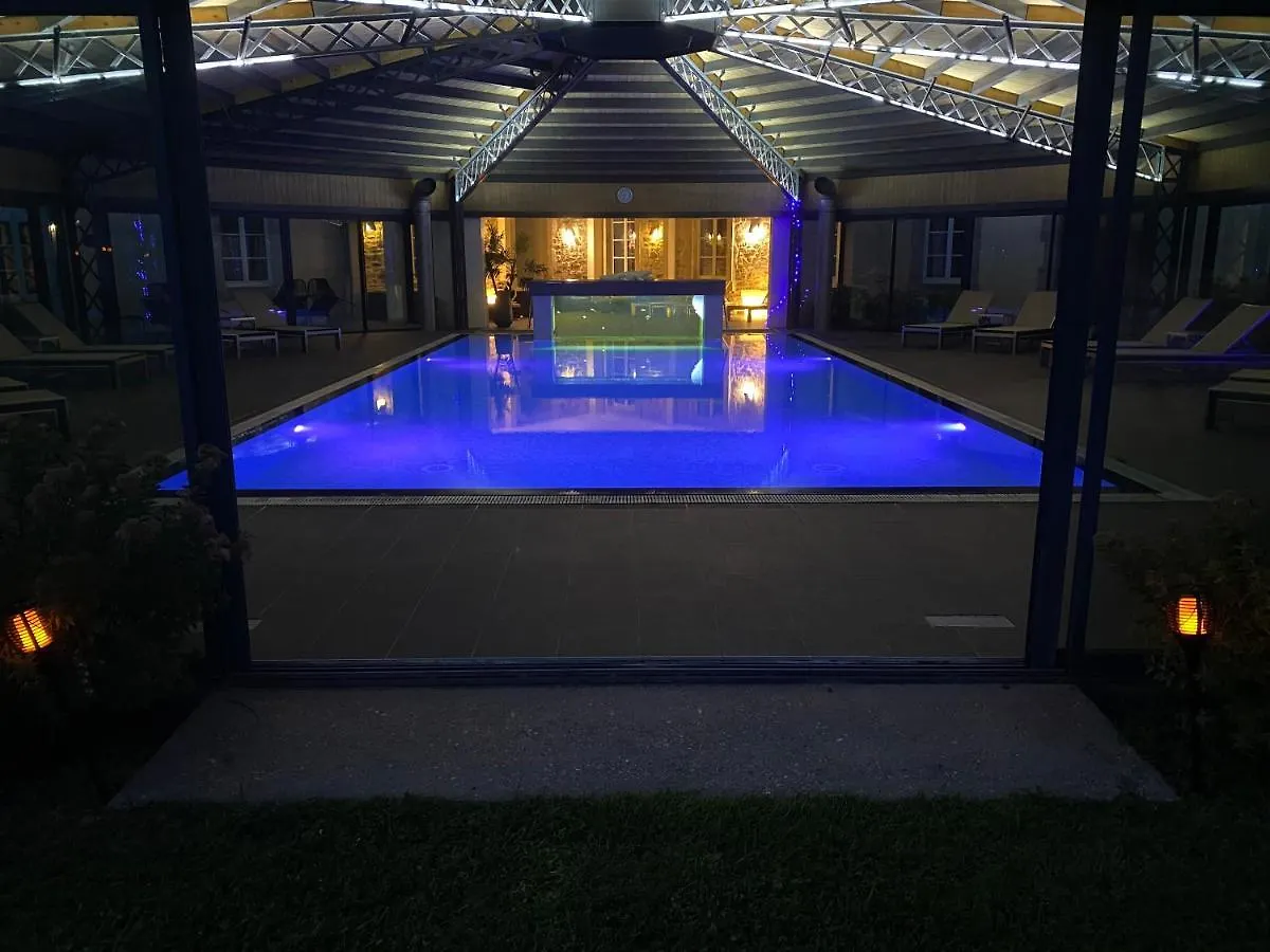 Le 1837 Aparthotel Saint-Affrique 4*,