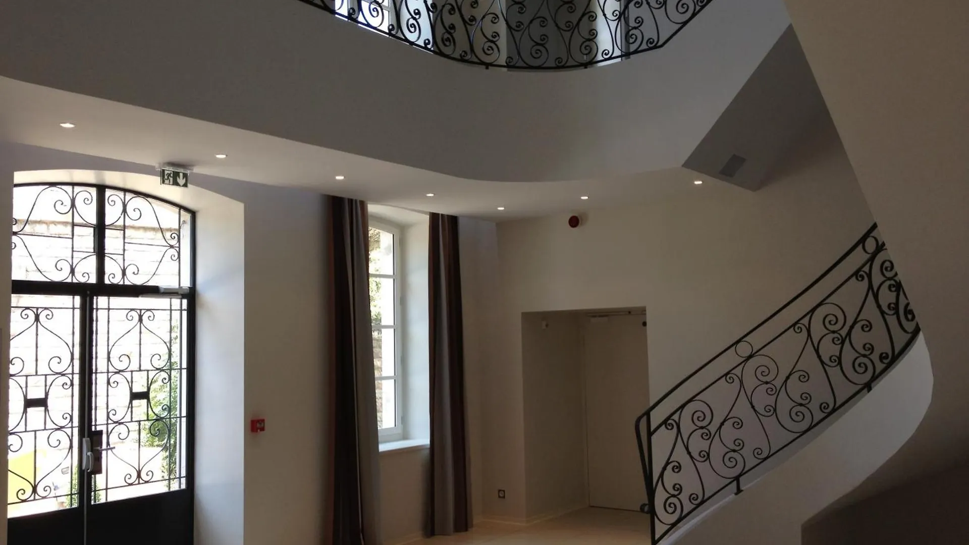 Le 1837 Aparthotel Saint-Affrique 4*,